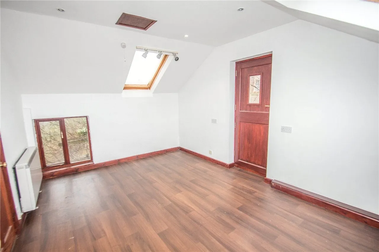 High Street, Crediton, EX17, photo 4