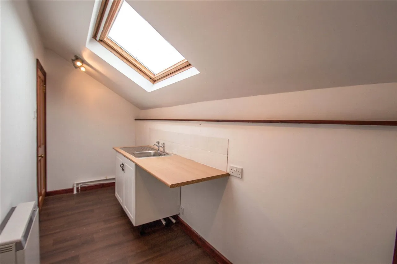 High Street, Crediton, EX17, photo 5