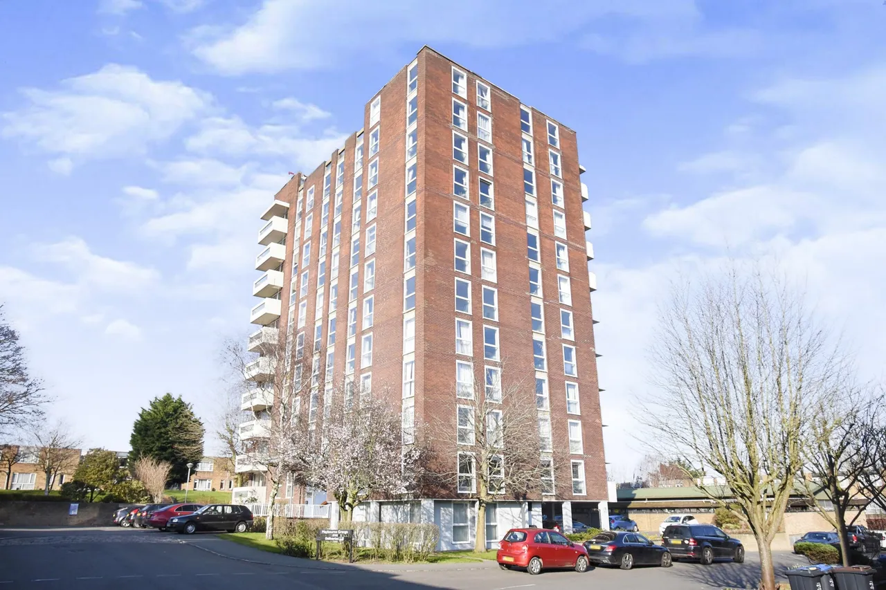 3 bed flat for sale — Maybourne Grange, Turnpike Link, Croydon, CR0