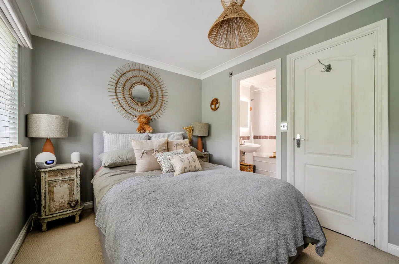 Guildford Road, Normandy, GU3, photo 9