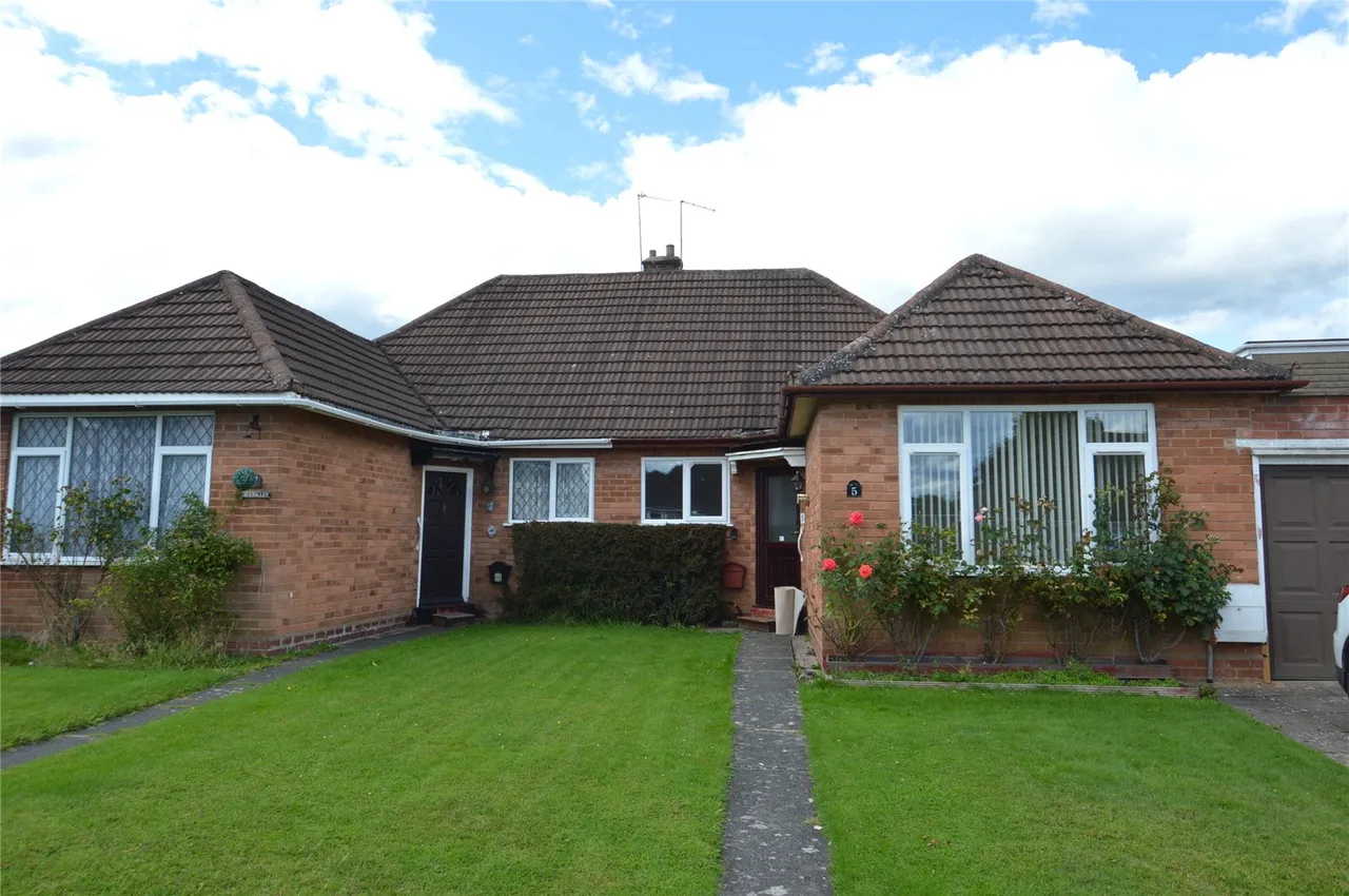 2 bed house to rent, Rose Avenue, Alvechurch, B48
