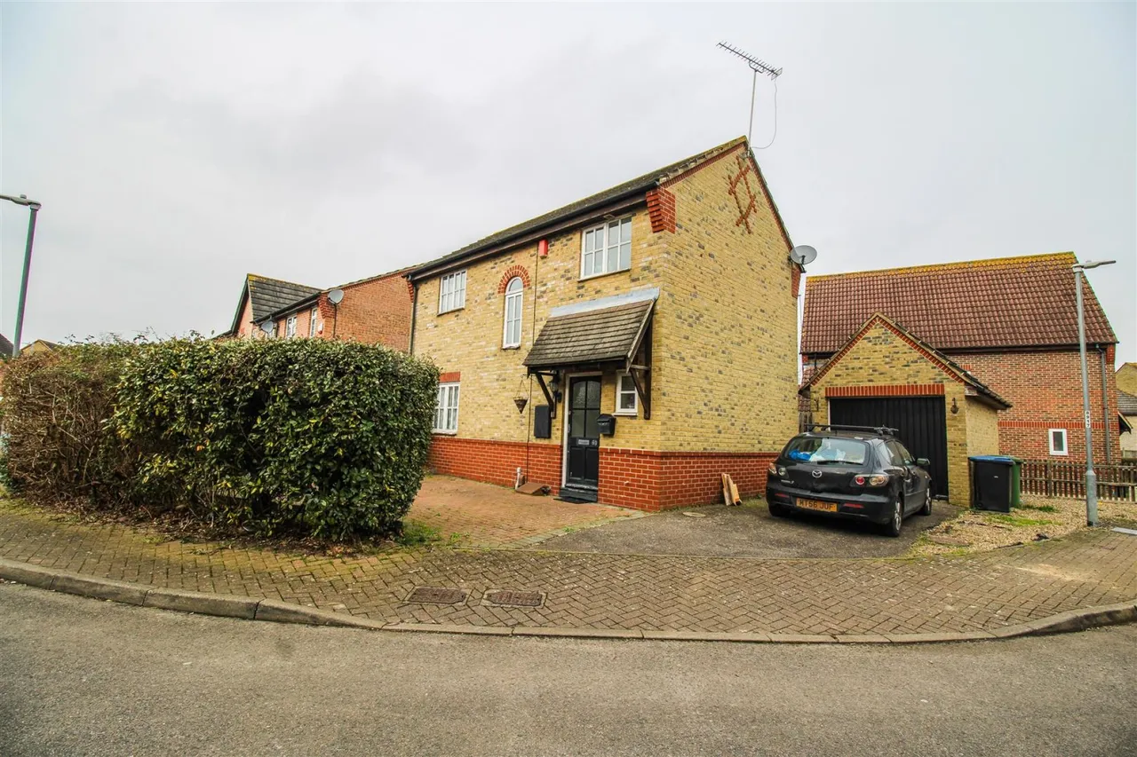 3 bed house to rent, Coalport Close, Church Langley, CM17