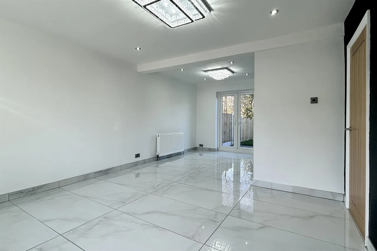 Bruntwood Lane, Cheadle, photo 3