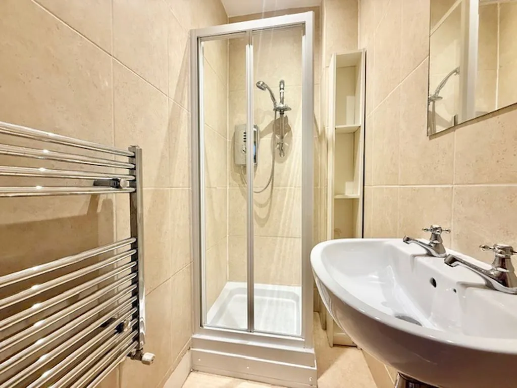 Searles Road, London SE1 4YU, photo 12