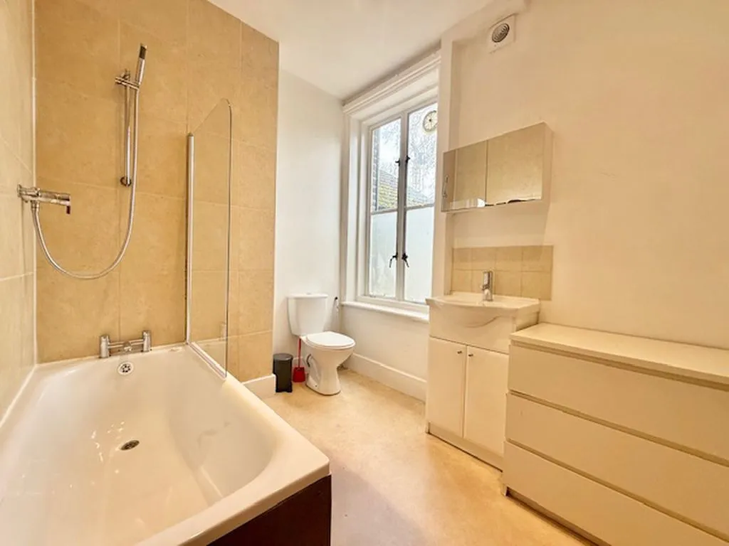 Searles Road, London SE1 4YU, photo 5