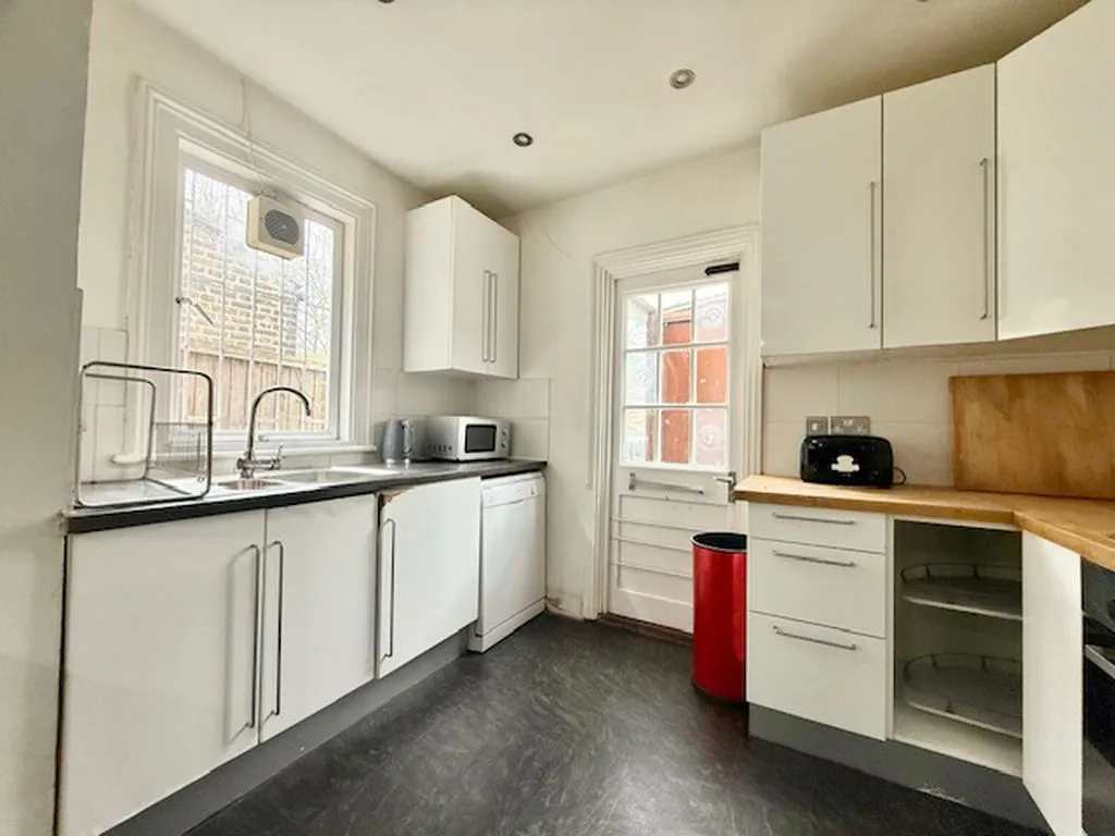 Searles Road, London SE1 4YU, photo 4
