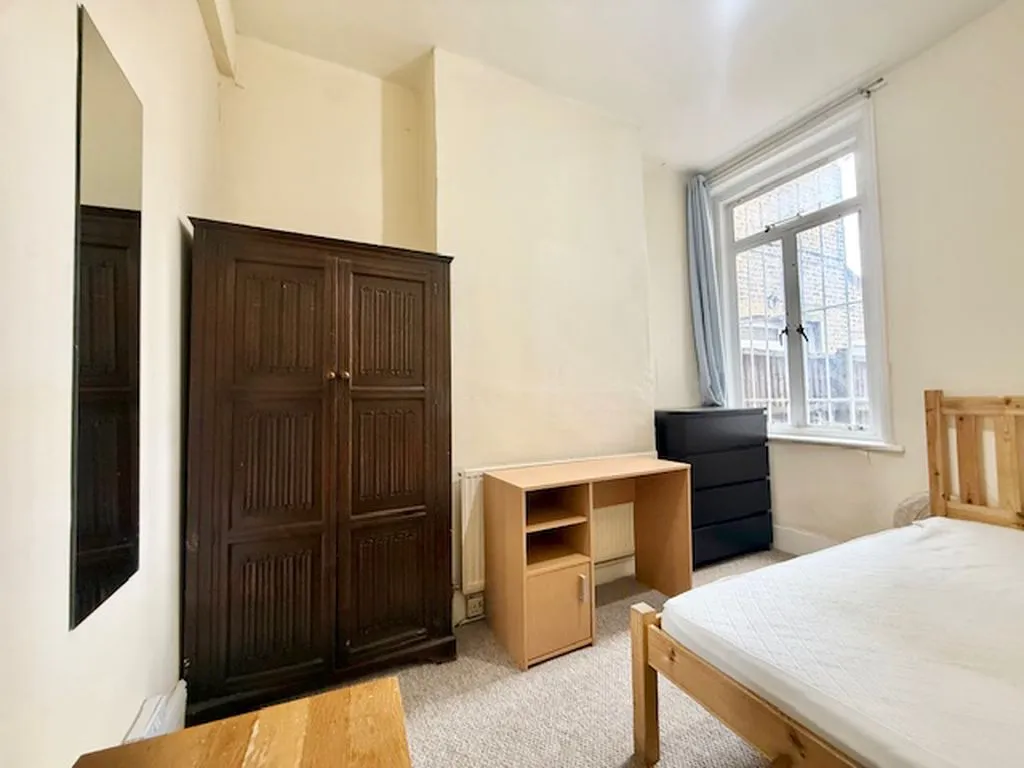 Searles Road, London SE1 4YU, photo 8