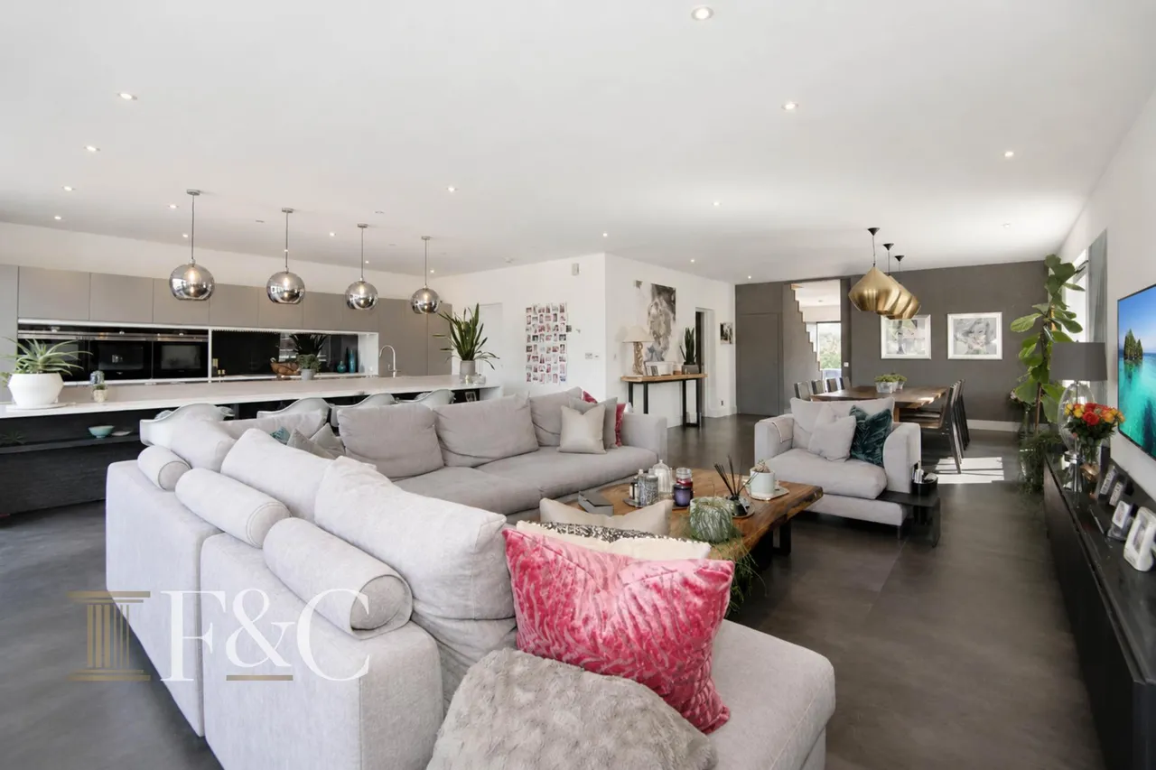 St Leonards Road, Nazeing, photo 8