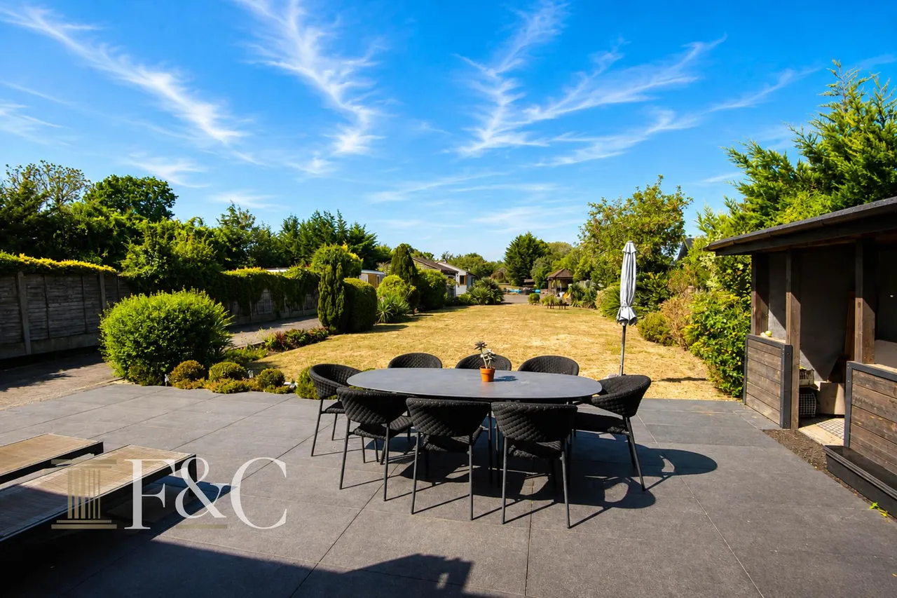 St Leonards Road, Nazeing, photo 24
