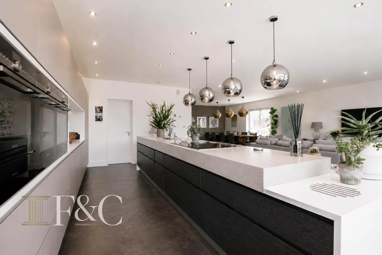 St Leonards Road, Nazeing, photo 9