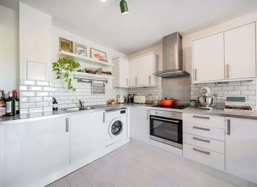 Furrow Lane, Homerton, E9, photo 4