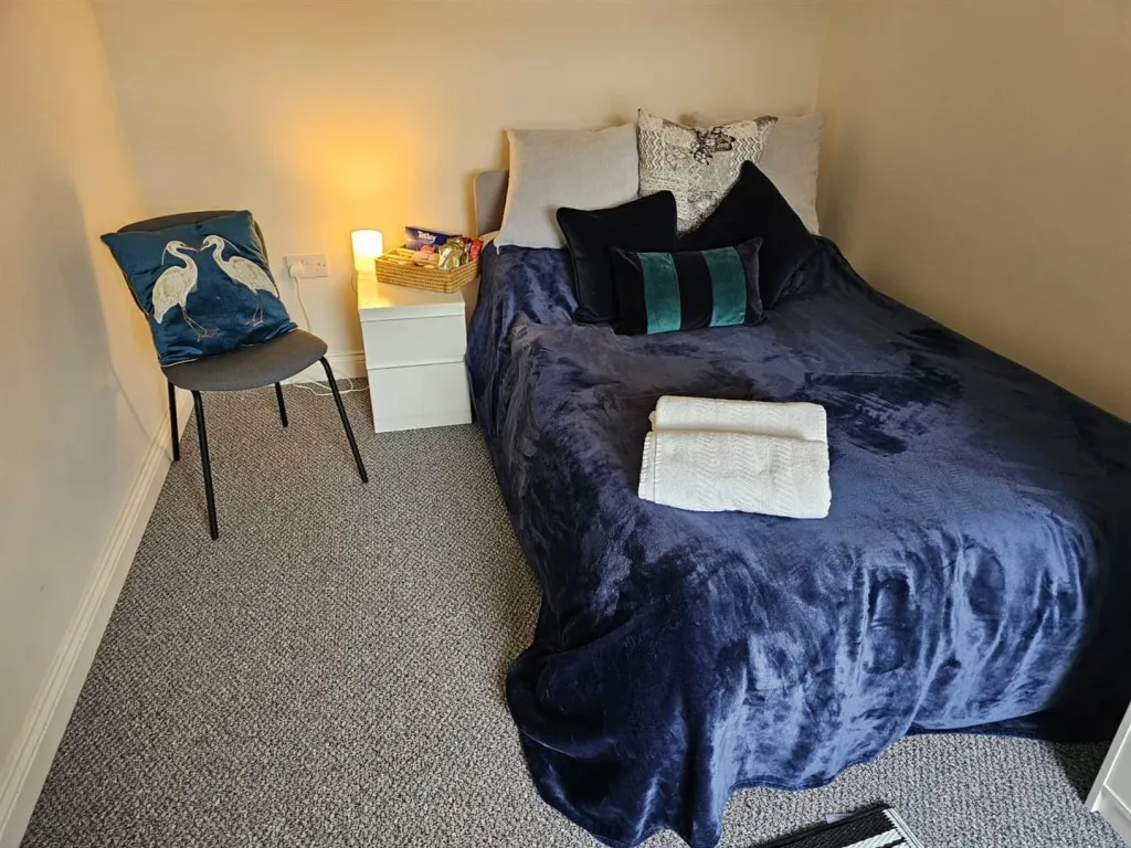 4 bed room to rent, Mersey Road, Widnes, WA8