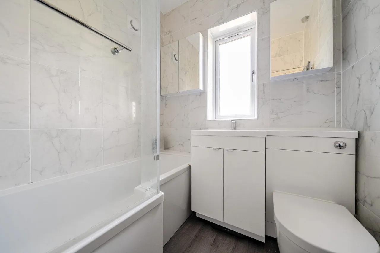 Marvels Lane, SE12, photo 21