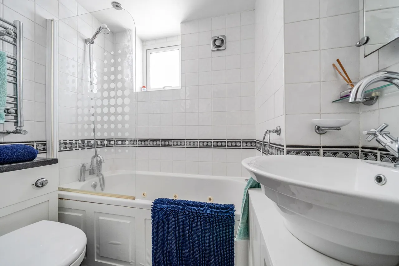 Marvels Lane, SE12, photo 18