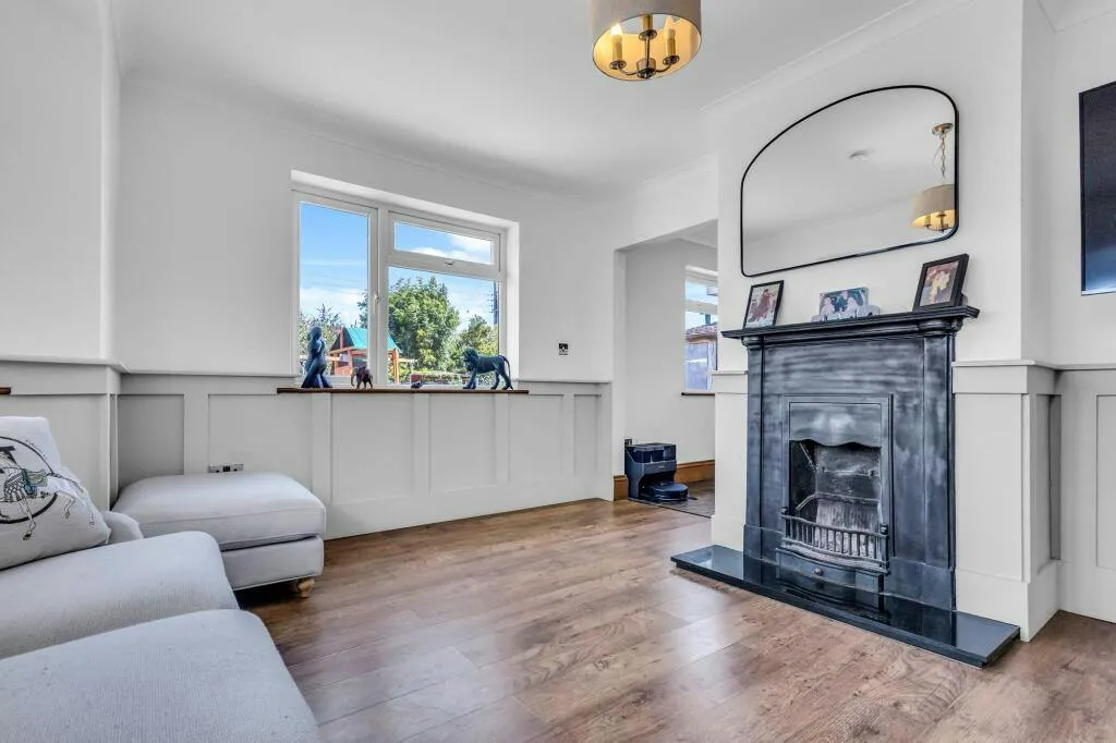East Langdon Road, Guston, CT15, photo 8