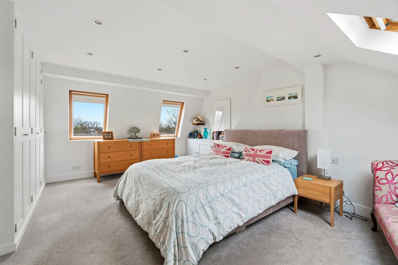 Gloucester Road, Hampton, TW12 2UJ, photo 11