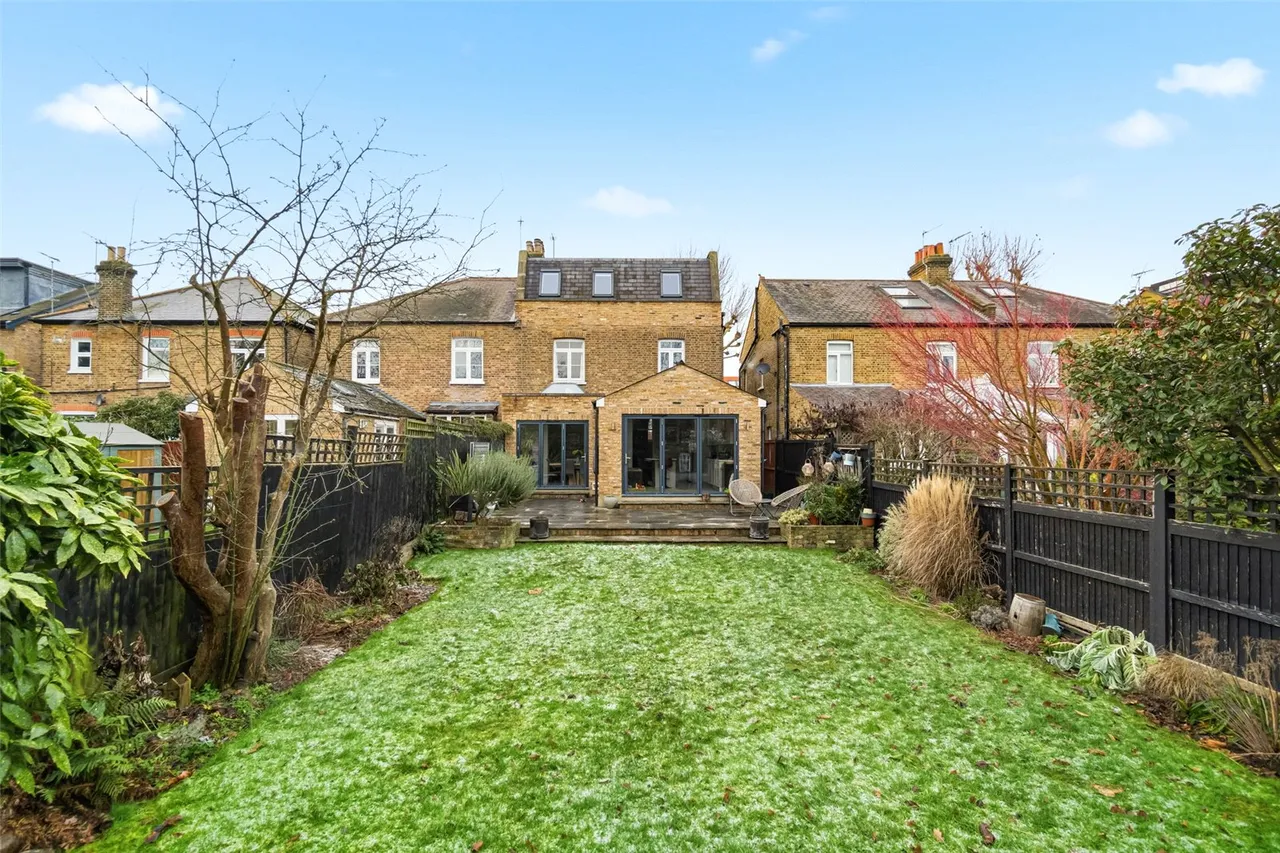 Gloucester Road, Hampton, TW12 2UJ, photo 13