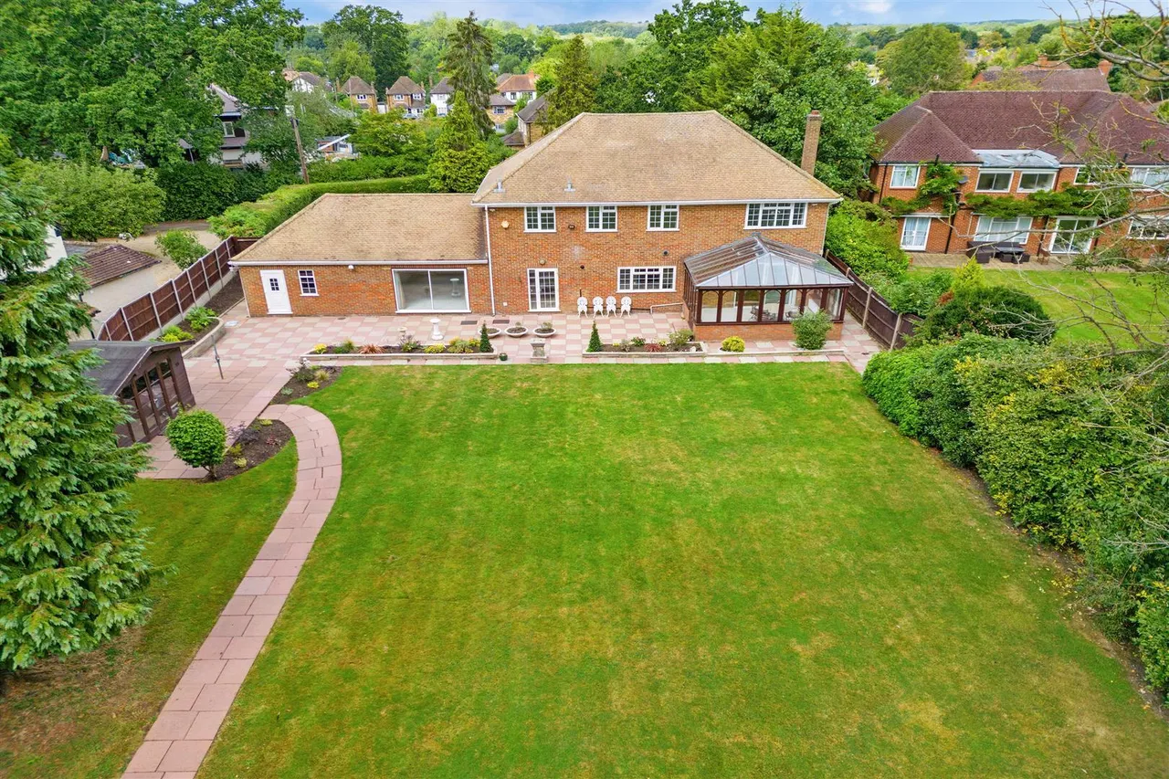 Vine Grove, Hillingdon, photo 8