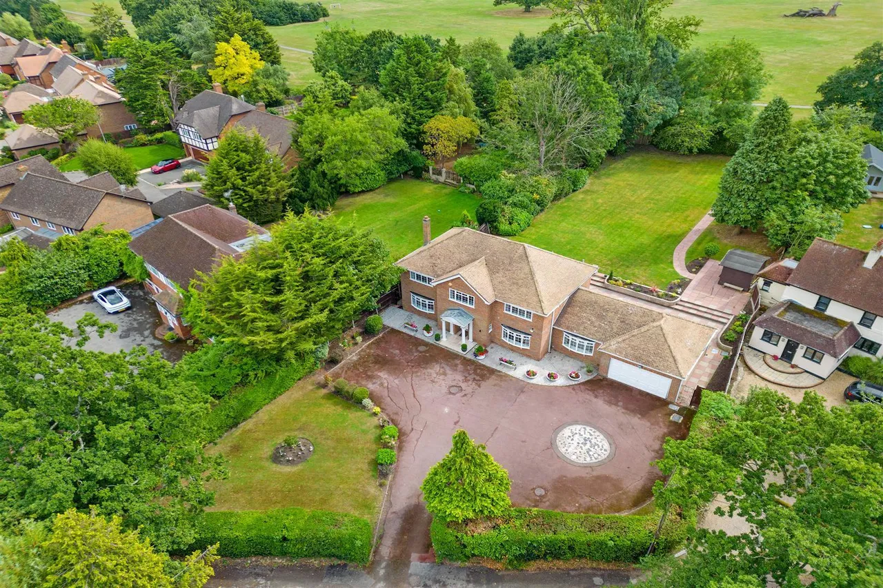 Vine Grove, Hillingdon, photo 4