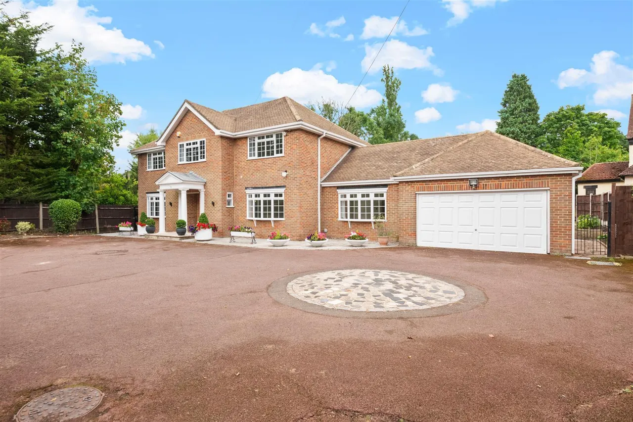 Vine Grove, Hillingdon, photo 35