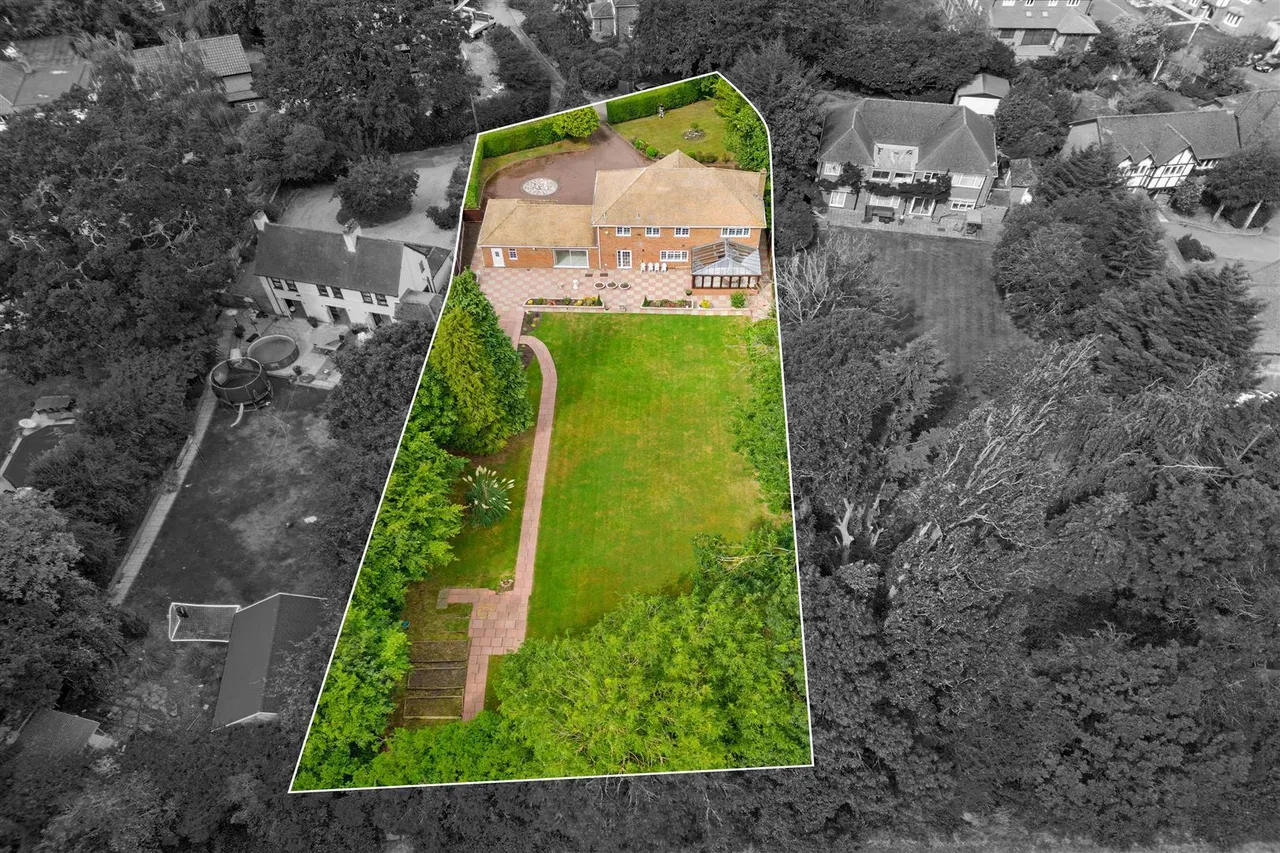 Vine Grove, Hillingdon, photo 6