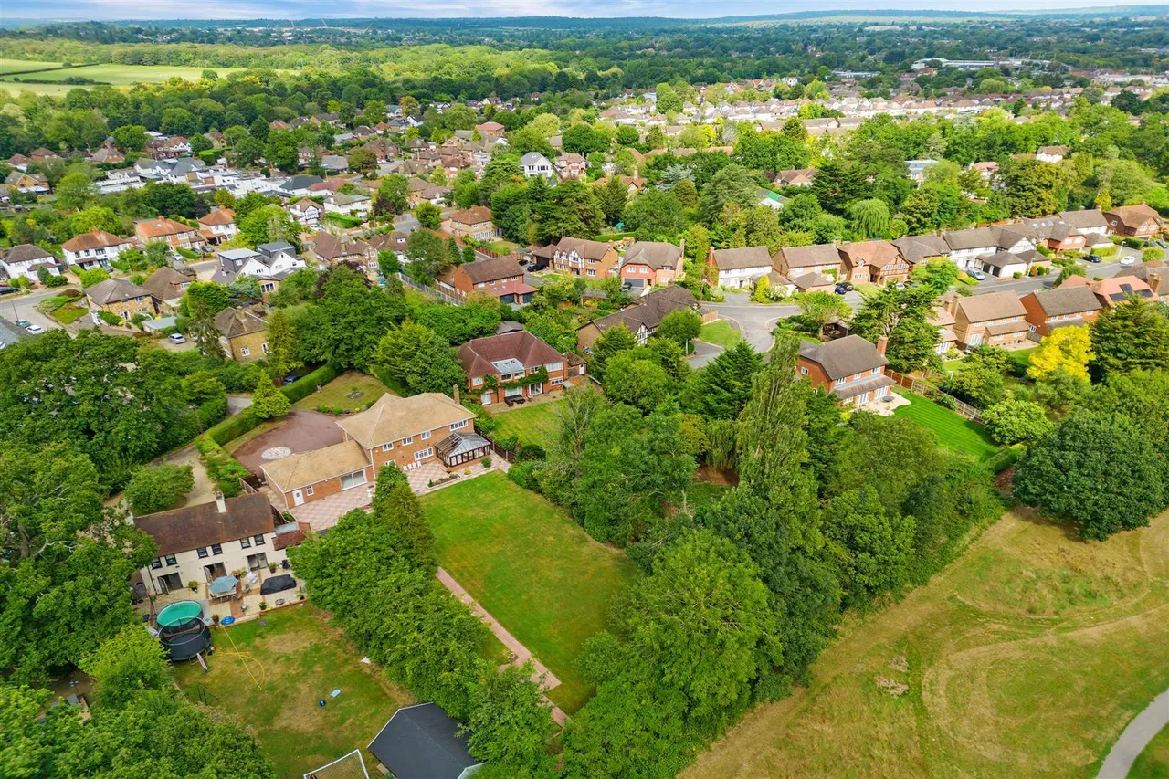 Vine Grove, Hillingdon, photo 40