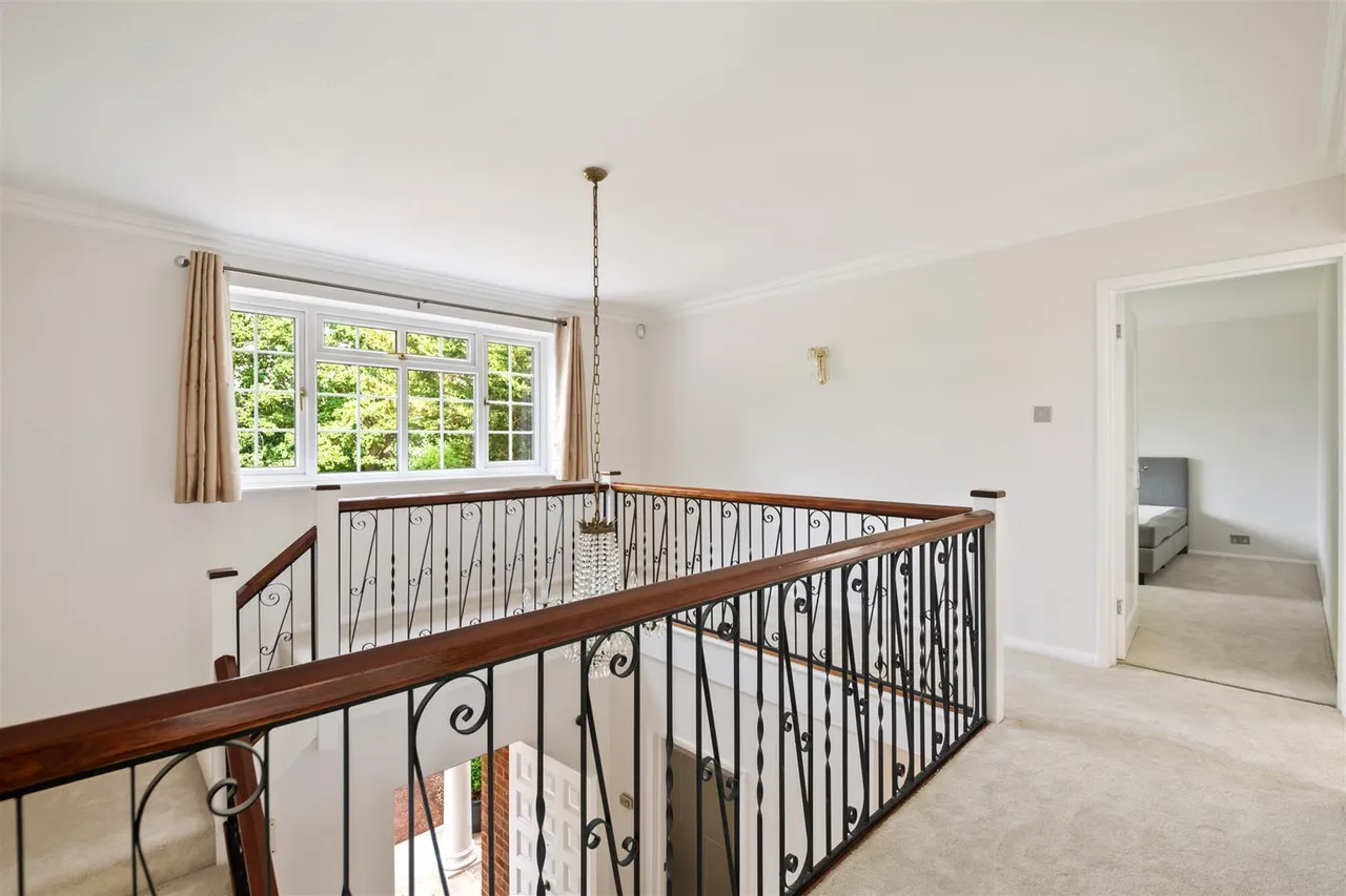 Vine Grove, Hillingdon, photo 17