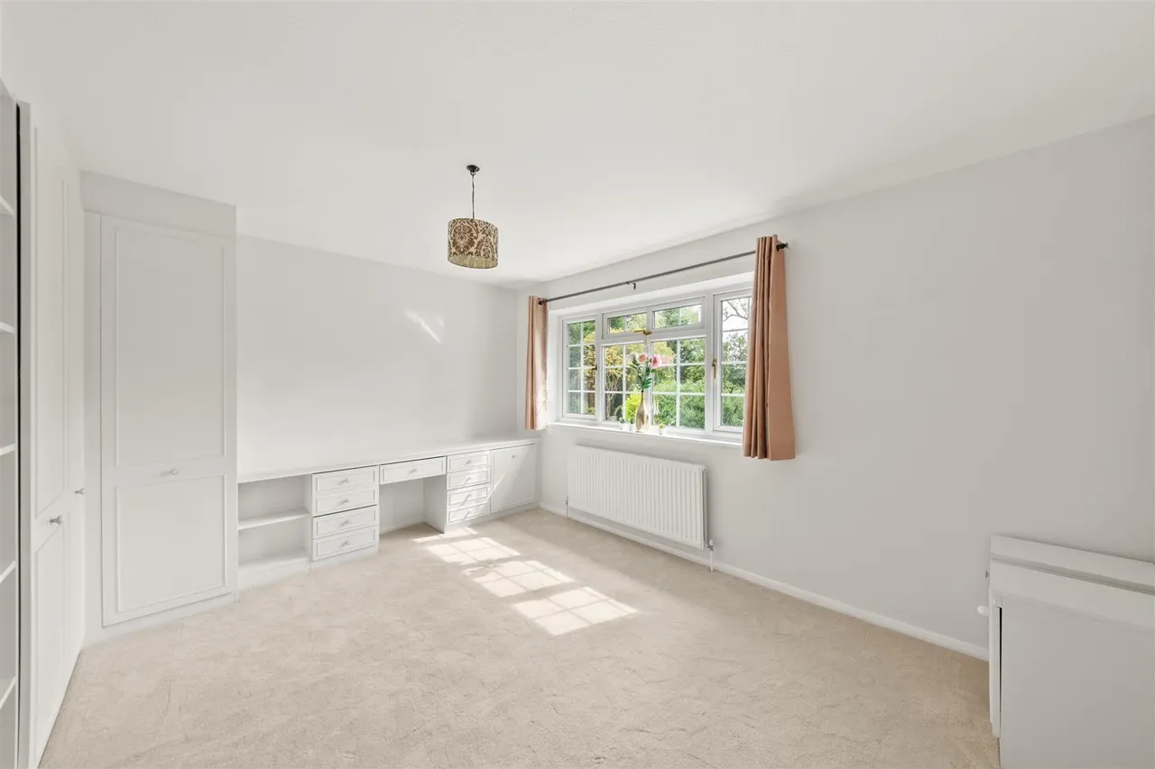 Vine Grove, Hillingdon, photo 19