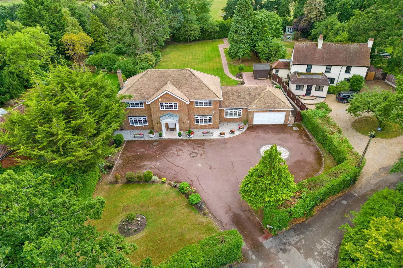 Vine Grove, Hillingdon, photo 38