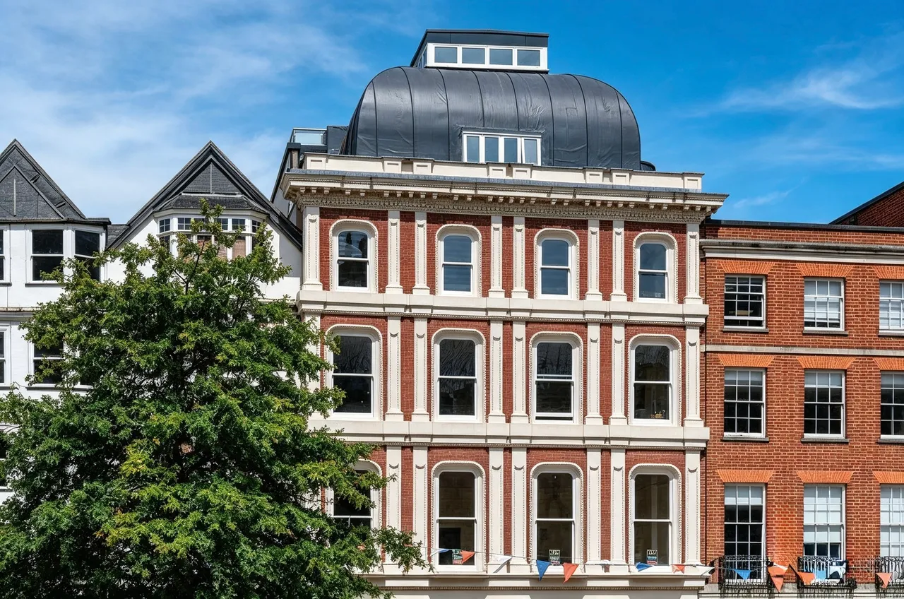 2 bed flat to rent, Cathedral Yard, Exeter