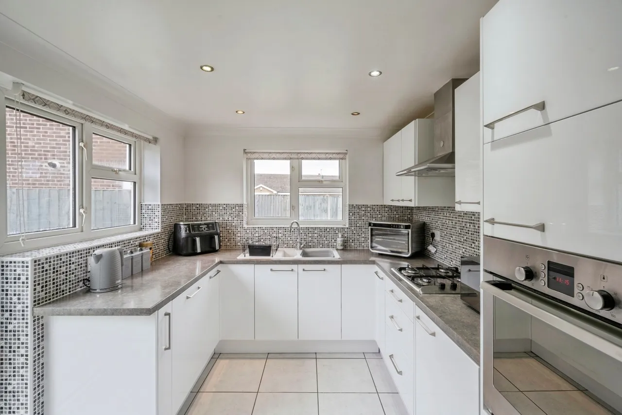 Curzen Crescent, Doncaster, DN3, photo 9