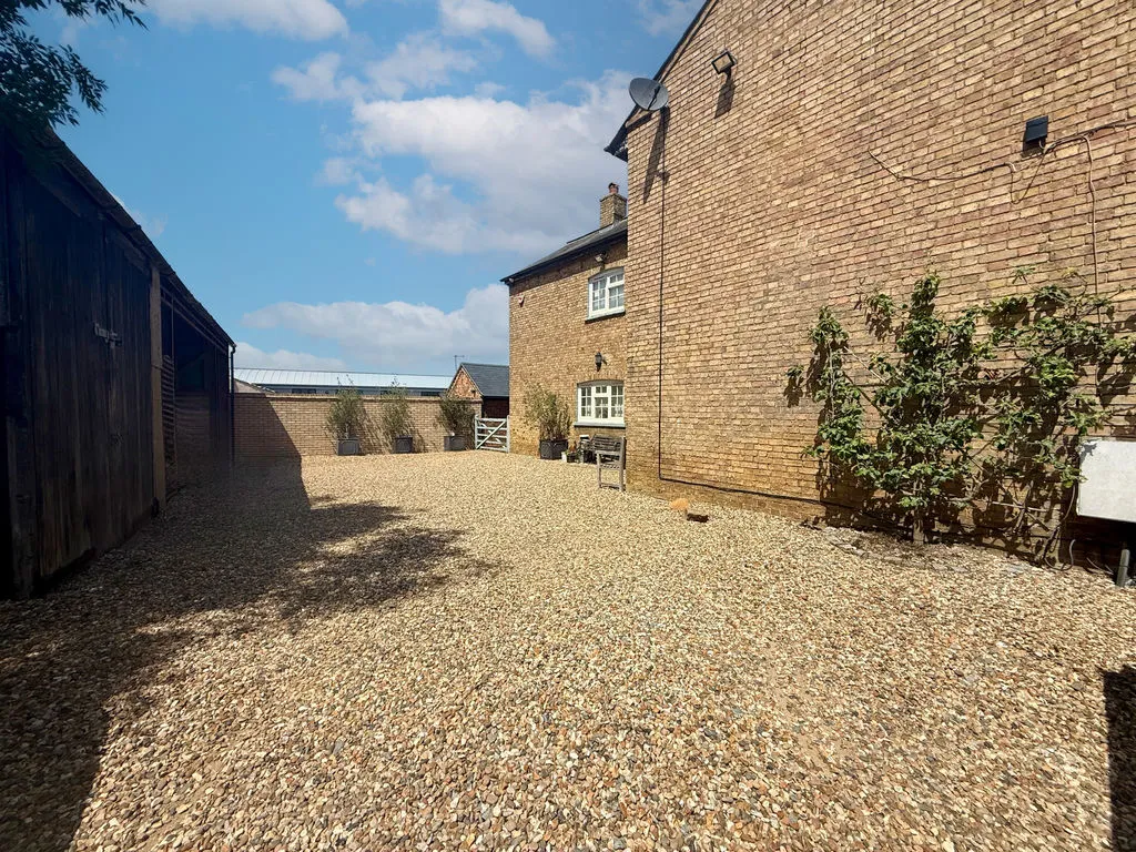 Toddington Road, Tebworth LU7 9QD, photo 29