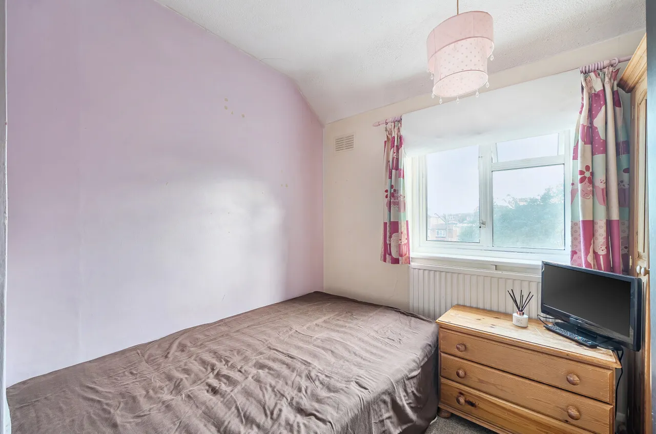 Second Avenue, Walton-On-Thames, KT12, photo 10