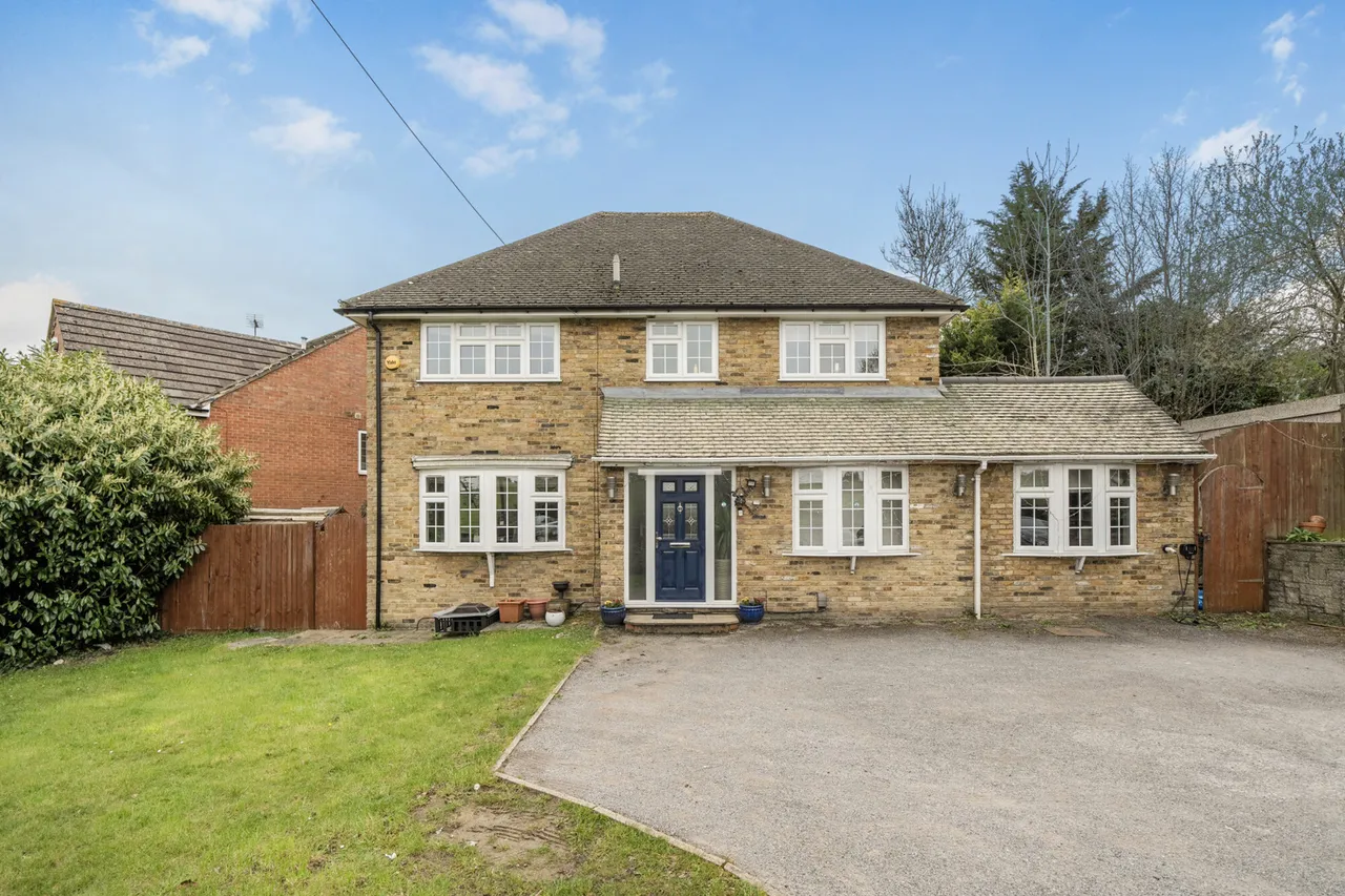 4 bed house for sale, Swakeleys Road, Ickenham, UB10