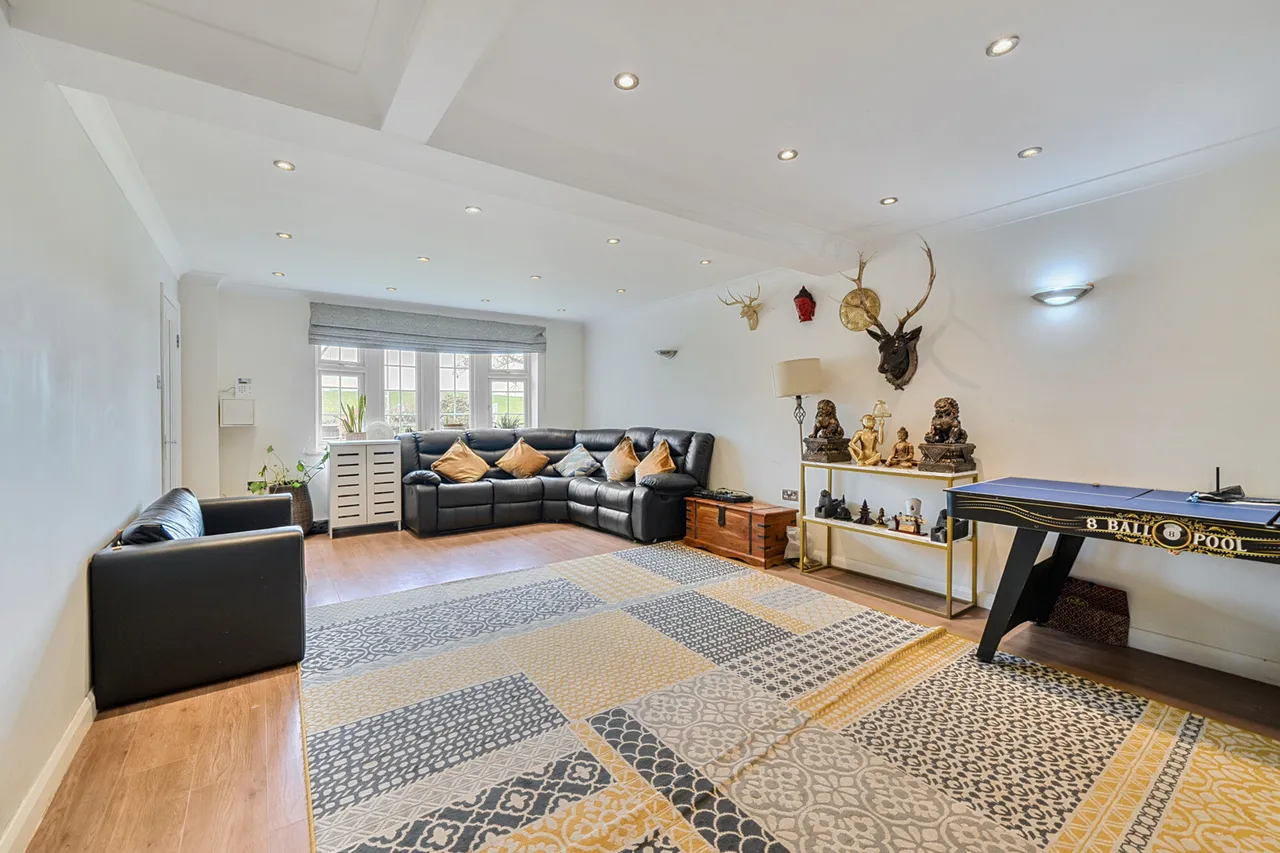 Swakeleys Road, Ickenham, UB10, photo 4