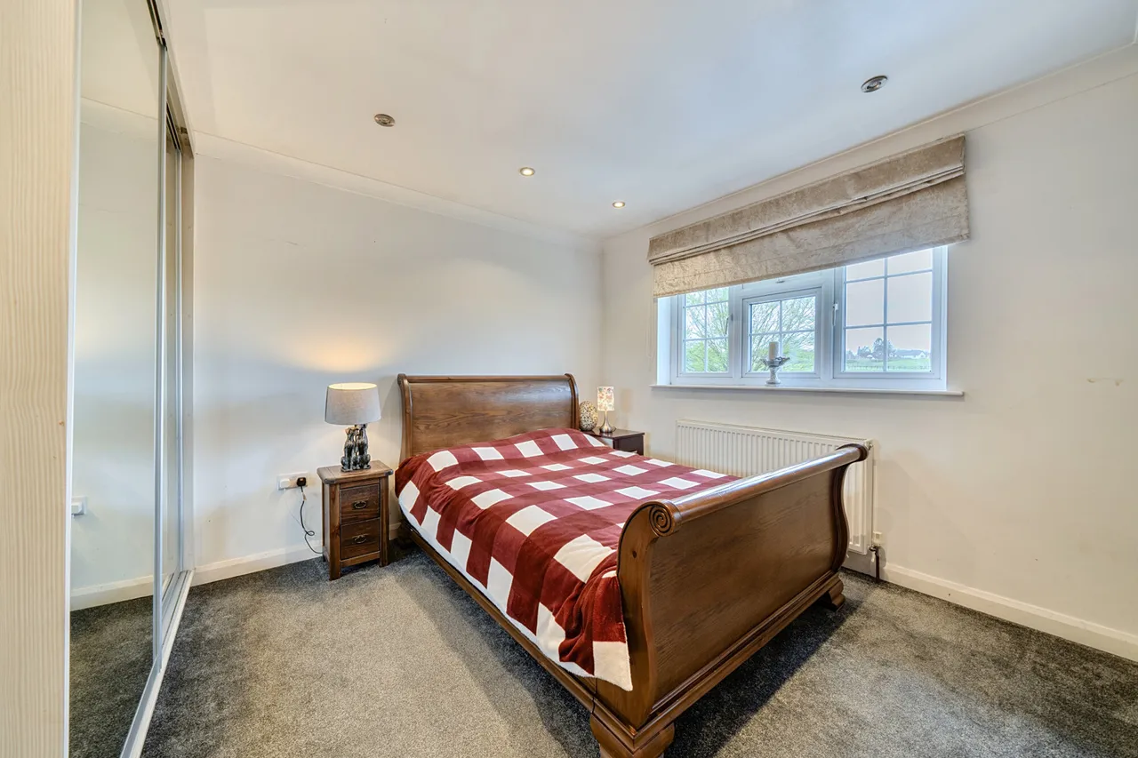 Swakeleys Road, Ickenham, UB10, photo 19