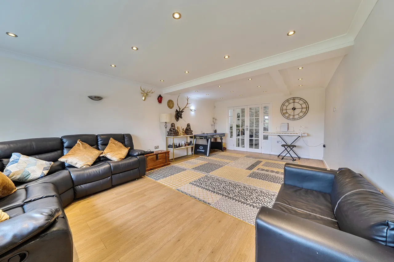 Swakeleys Road, Ickenham, UB10, photo 15