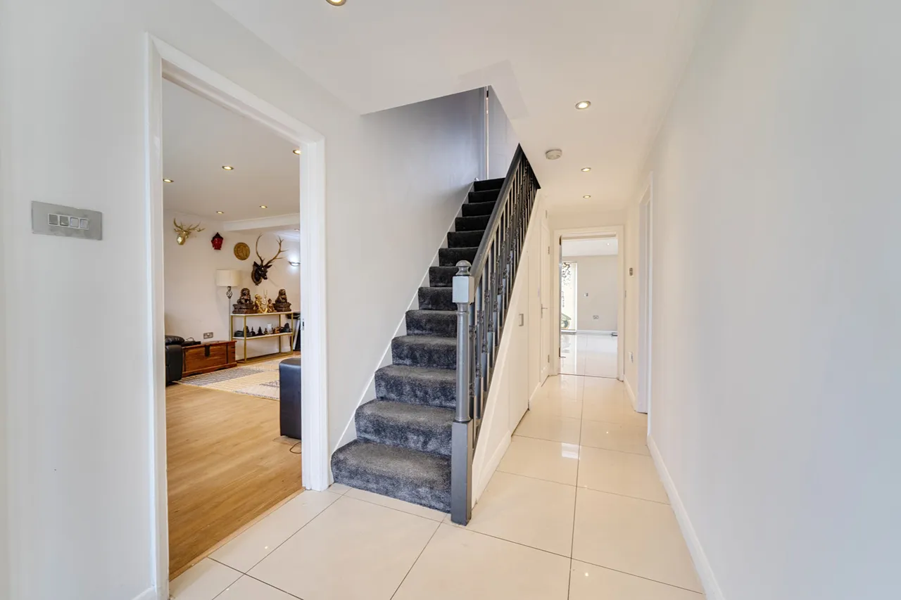 Swakeleys Road, Ickenham, UB10, photo 21