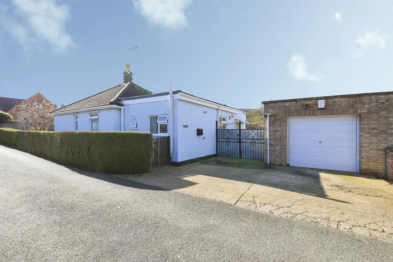 3 bed house for sale — Springfield, Peterborough
