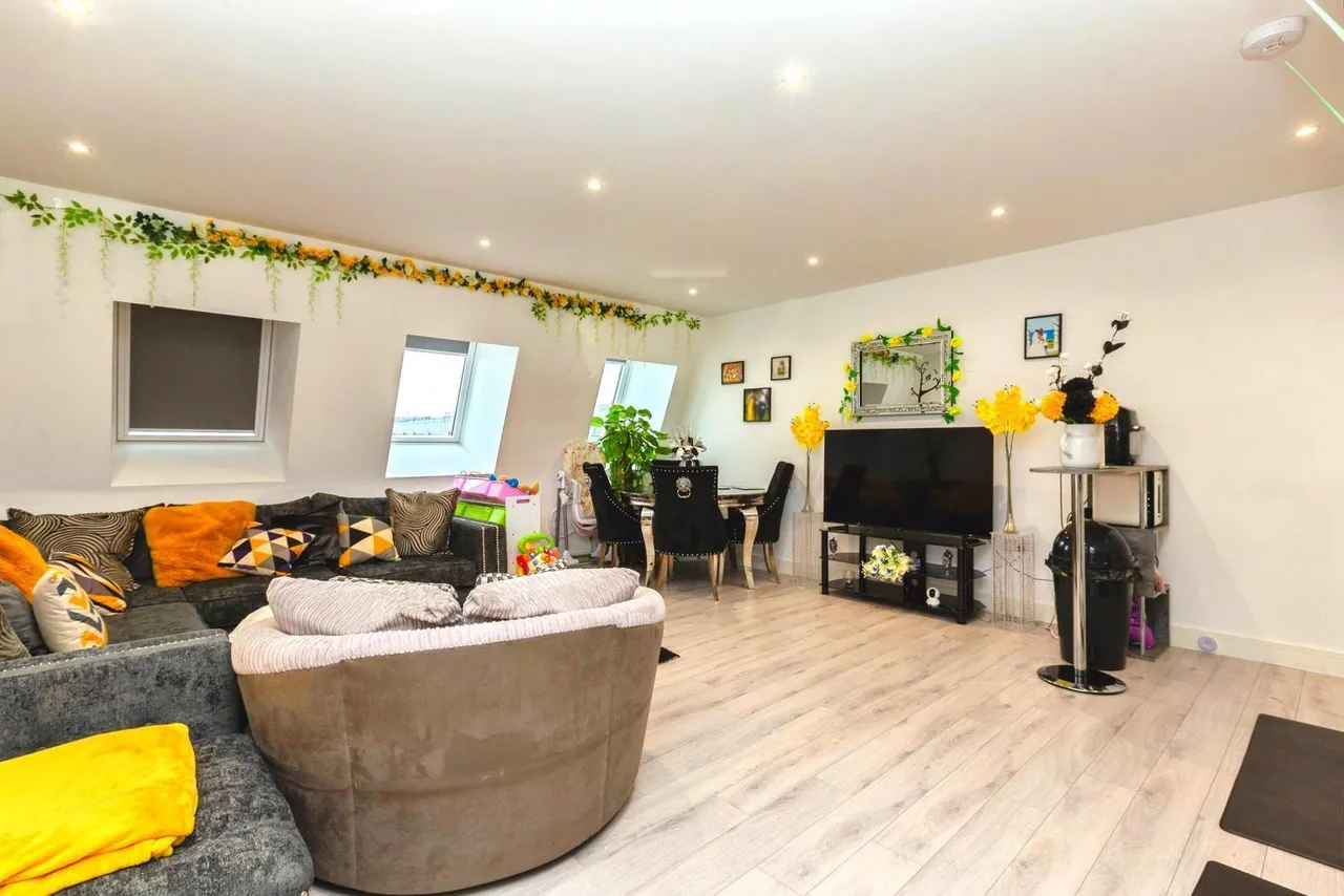 2 bed flat for sale — Alton Mews, Aylesbury, Buckinghamshire, HP19