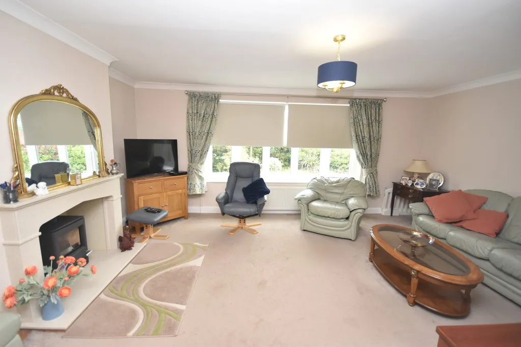 Oathills, Malpas, photo 2