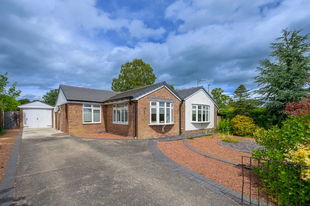 3 bed house for sale, Oathills, Malpas