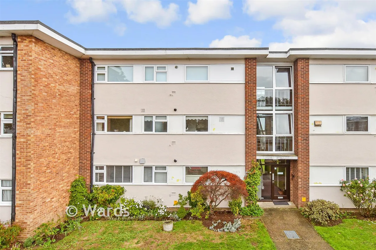 2 bed flat for sale, Lord Warden Avenue, Walmer, CT14