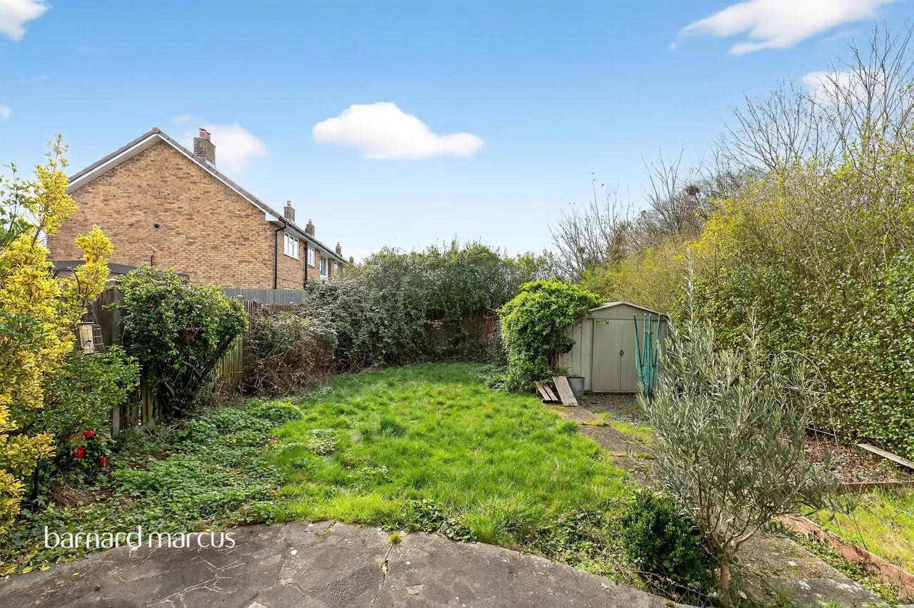 Scotts Farm Road, Epsom, KT19, photo 9