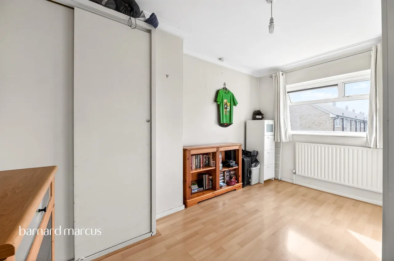 Scotts Farm Road, Epsom, KT19, photo 7