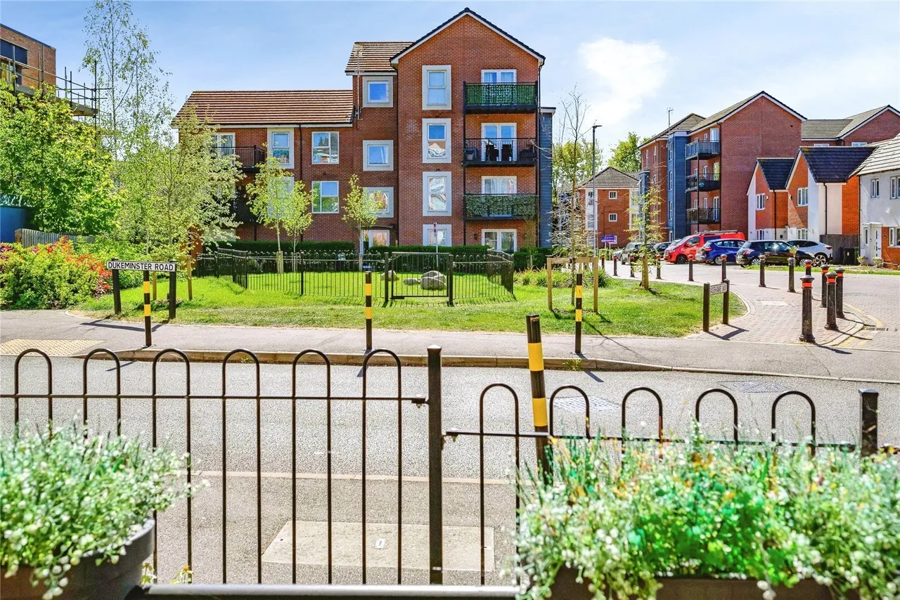Dukeminster Road, Dunstable, Bedfordshire, LU5, photo 6