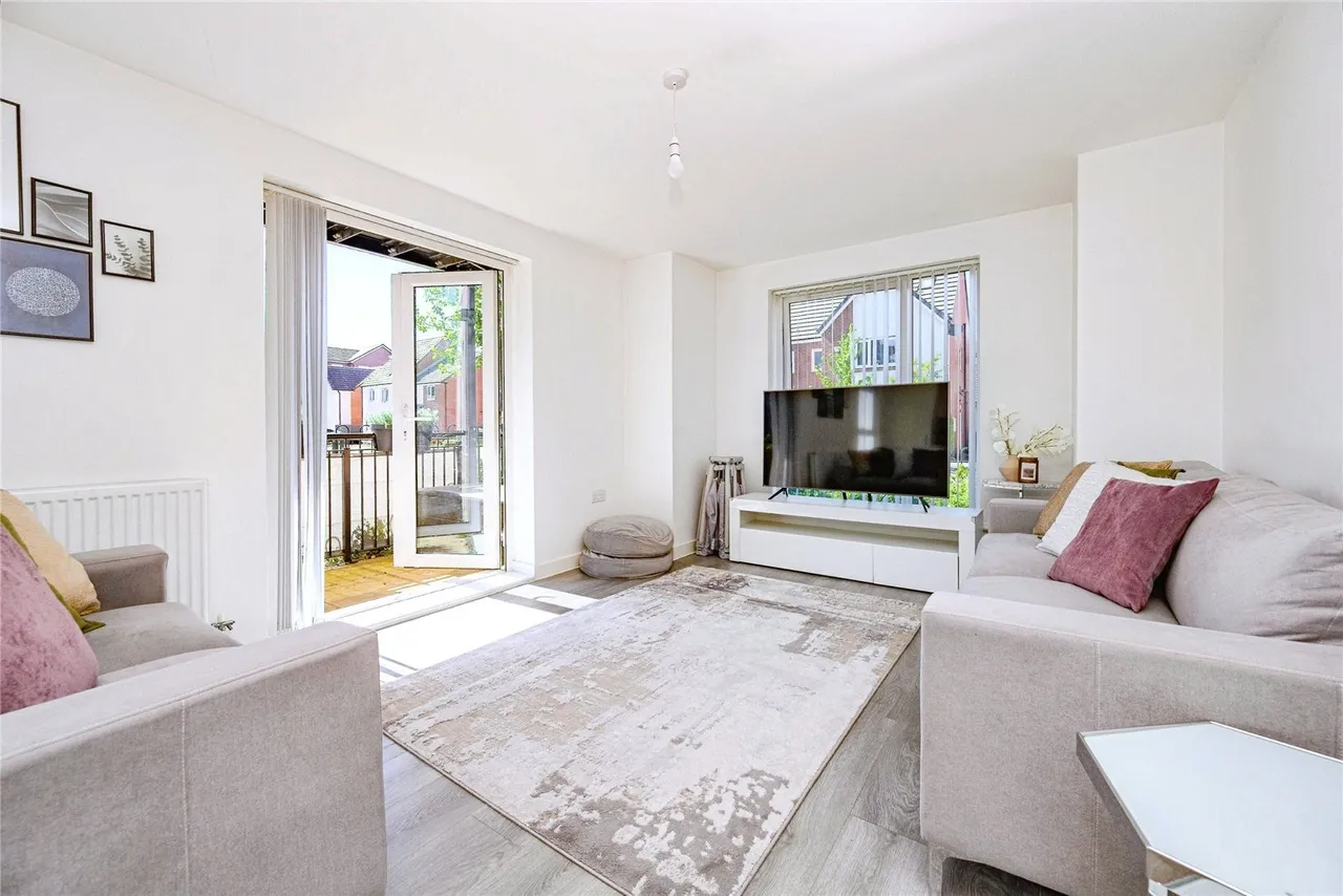 Dukeminster Road, Dunstable, Bedfordshire, LU5, photo 2