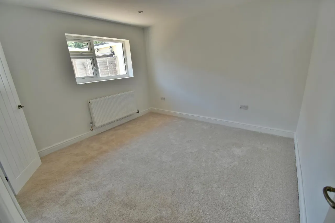 Bracken Road, BH22, photo 9