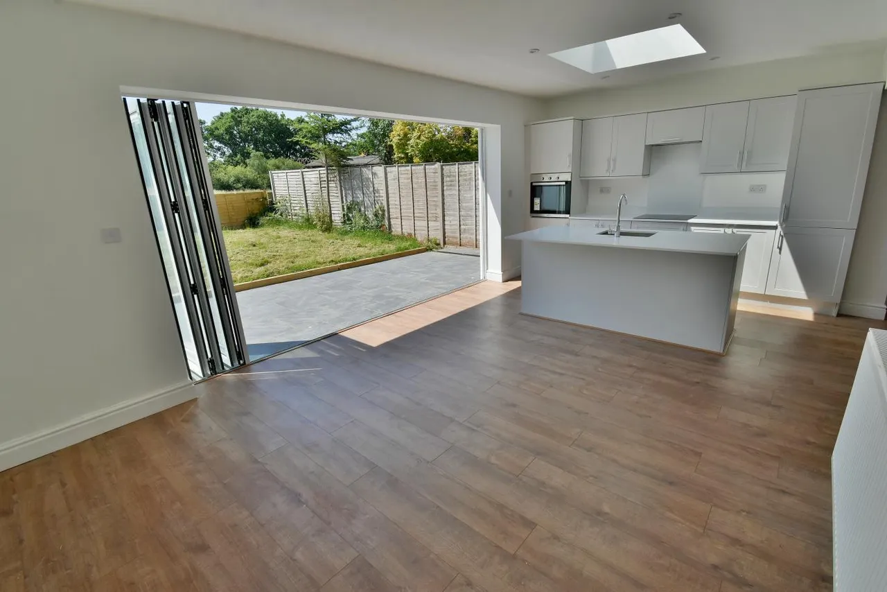 Bracken Road, BH22, photo 2