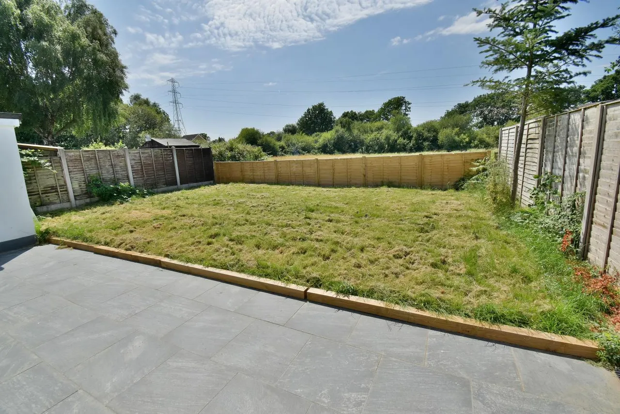 Bracken Road, BH22, photo 3